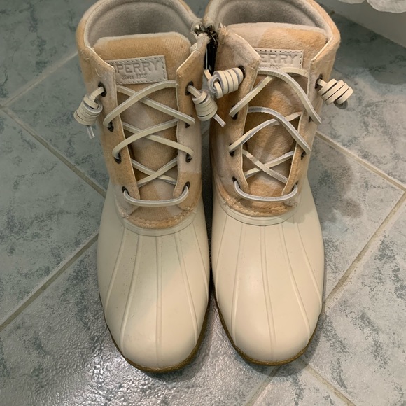 Sperry winter duck boots wool lined. Size 8 New - Picture 3 of 4
